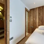 Modern Luxury Badi With Sauna - Happy 公寓